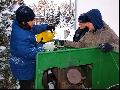 ...s meg kellett itatni a kis gpet. Persze nem narancsl van a flakonban, hanem gzolaj